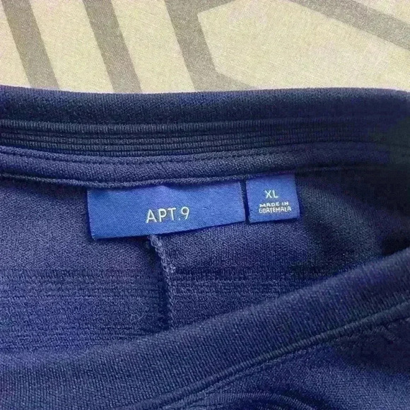 Women’s Apt.9 Blue Sweater - Picture 5 of 7